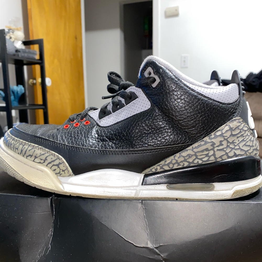 Jordan OG black cement 3’s
